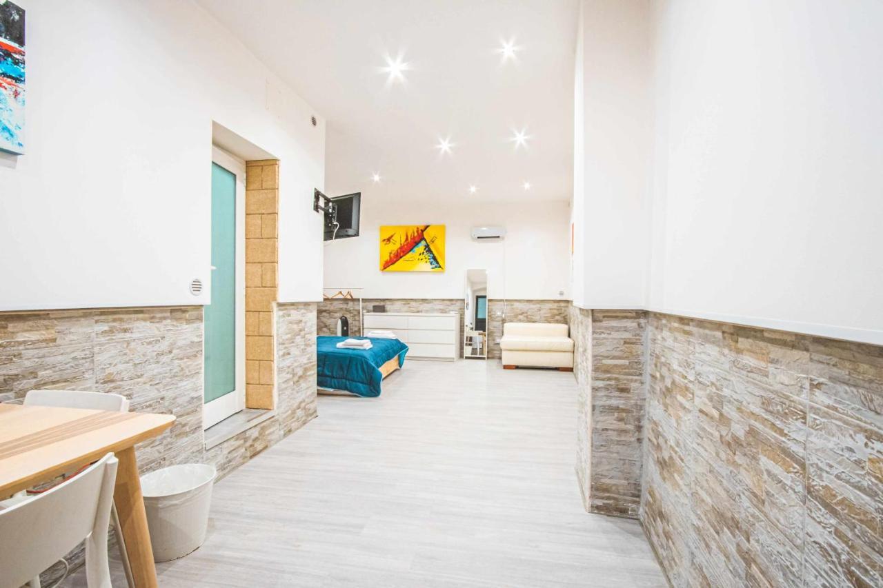 The Castle Apartment Бари Экстерьер фото