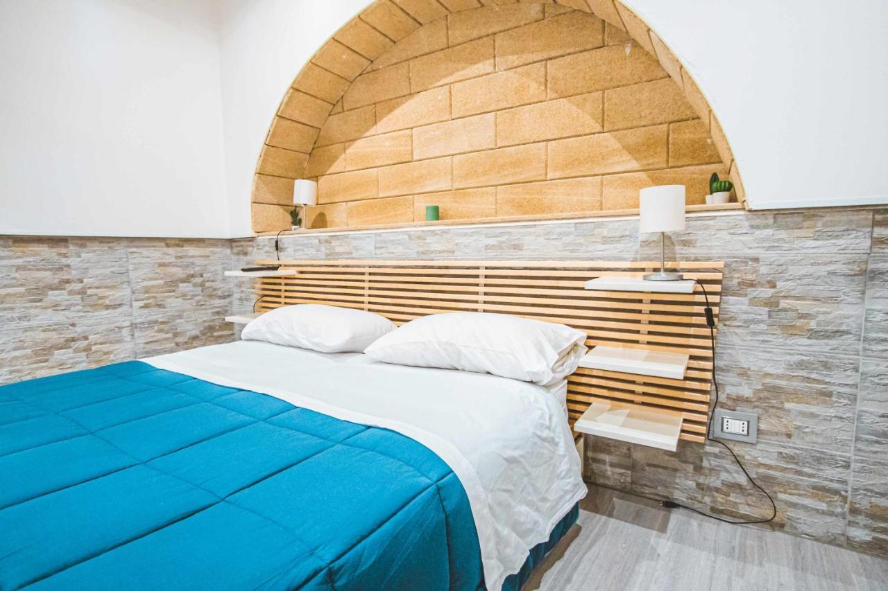 The Castle Apartment Бари Экстерьер фото